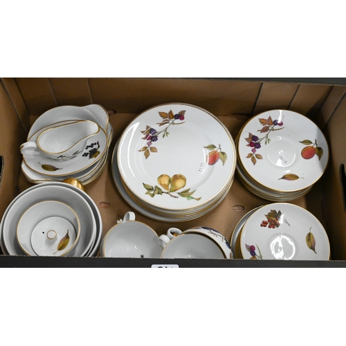 361 - An extensive set of Royal Worcester Evesham tableware, 90 pieces approx (4 boxes)