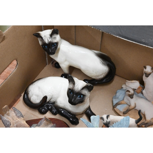 392 - # Two Royal Doulton Siamese cats to/w a boxed pair of Franklin Mint cats and four cat/bird ornaments... 