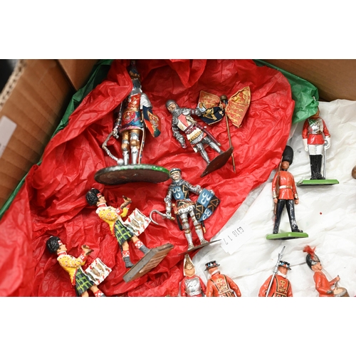 425 - Various lead and die-cast soldiers including knights in armour (23)