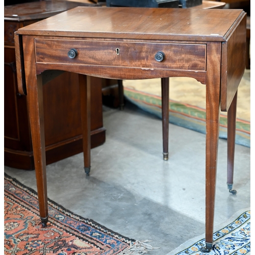 430 - Victorian mahogany drop leaf Pembroke table with drawer, 70 cm x 53.5 cm x 75 cm