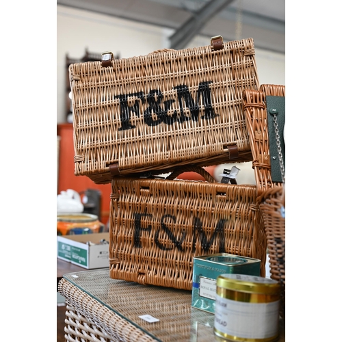 464 - A Fortnum & Mason picnic basket and two hampers (3)