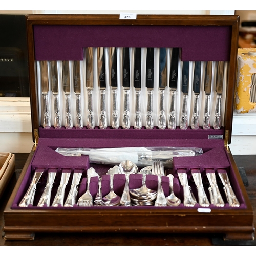 476 - A canteen containing a set of cutlery by Roberts & Belk