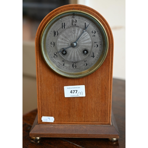 477 - A mahogany mantel clock with French drum movement by Mahoue, silvered dial inscribed for J Parriss o... 