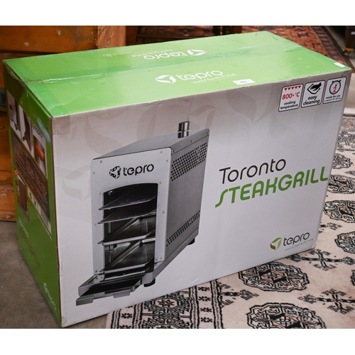 495 - A boxed Tepro Toronto Steak Grill (as new)