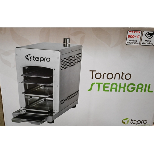 495 - A boxed Tepro Toronto Steak Grill (as new)