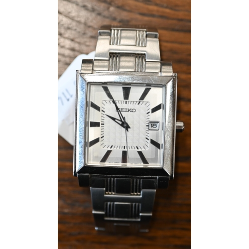 57 - A gents Seiko Art deco style stainless steel wristwatch, no box and a/f