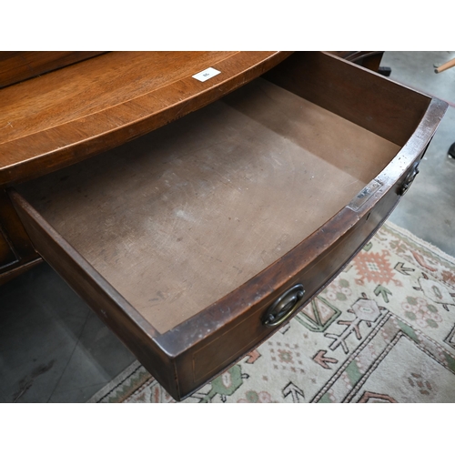 86 - Edwardian serpentine front sideboard with three drawers in the George III style, 156 cm wide x 58 x ... 