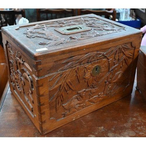 90 - A Regency mahogany sarcophagus tea caddy, fitted twin-compartment interior with glass mixing bowl, b... 