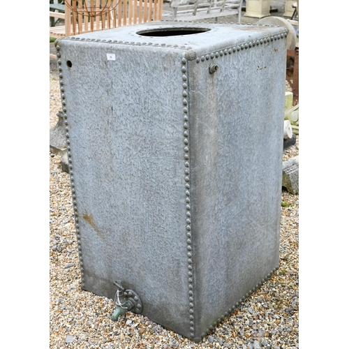 15 - A large galvanized and riveted water tank, with tap, 62 cm x 62 cm x 107 cm h