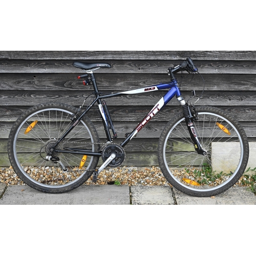 43 - A Scott MX3 gent's hardtail mountain bike to/with an Emmelle Classic M70GS mountain bike, both good/... 