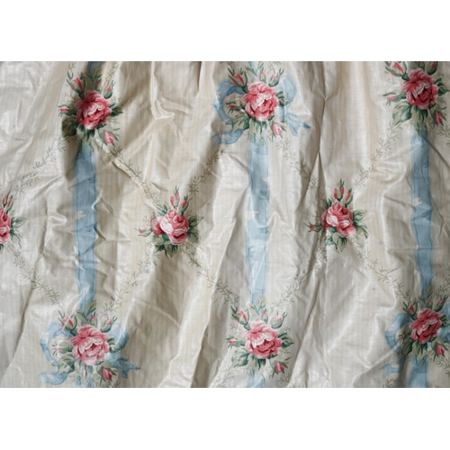 497 - Two pairs of 1980s chintz country house bedroom curtains featuring rose sprigs and blue ribbons on a... 