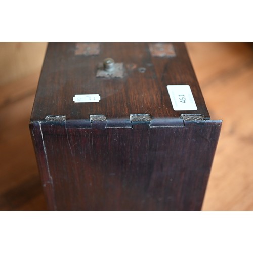 451 - An antique Chinese Mah Jong set with bone and bamboo tiles, in rosewood case with five drawers