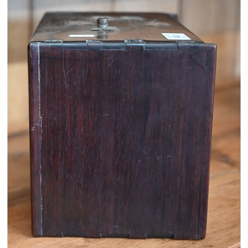 451 - An antique Chinese Mah Jong set with bone and bamboo tiles, in rosewood case with five drawers