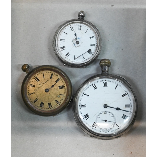 109 - A silver pocketwatch, London import 1919, to/w a Swiss .935 standard fob watch, a gilt metal fobwatc... 