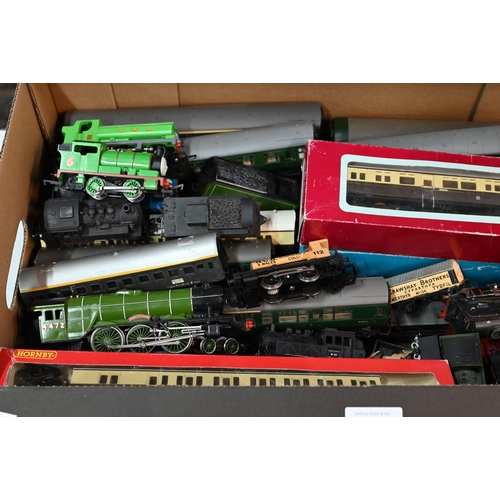 261 - Various Hornby and other 00 gauge electric locomotives and rolling stock - some carriages boxed (box... 