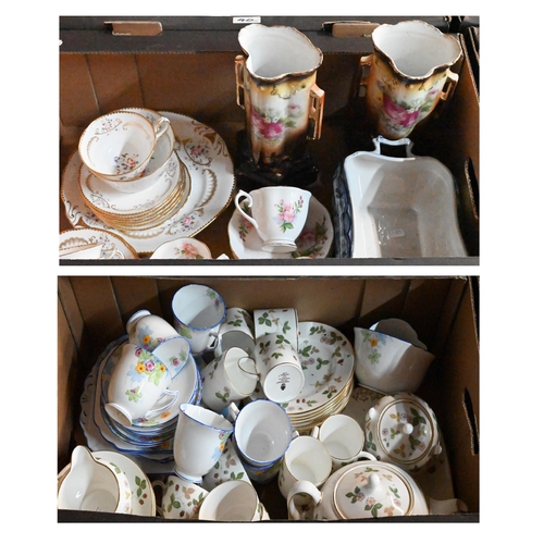 40 - Various tea wares, including Royal Albert, Wedgwood, Melba and New Chelsea, to/w a pair of floral-pr... 