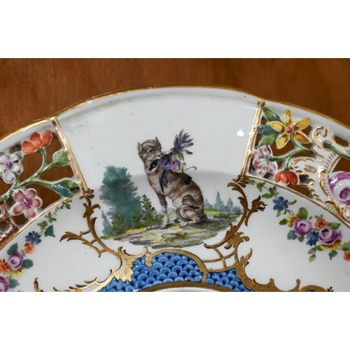 5 - A Meissen cabinet plate painted with birds, insects and other motifs with floral-pierced rim, 21.5 c... 