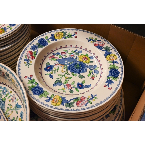 70 - An extensive set of early 20th century Mason's Patent Ironstone 'Regency' pattern dinner/tea ware (2... 