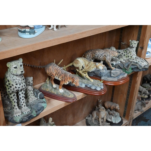 86 - Nine various resin big cat ornaments, to/w five reptiles and various other wild animals (17)