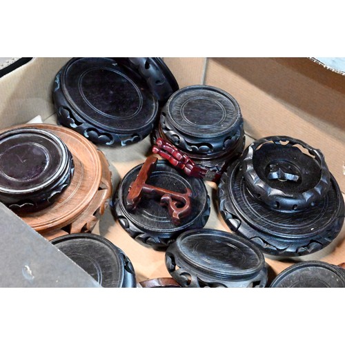 407A - A box of assorted oriental carved wood vase/pot stands, various sizes, approx 20 (box)