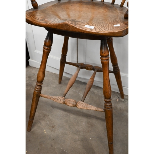 121 - A pair of traditional ash and elm seated swivel bar stools on turned legs, seat height 73 cm x 49 cm... 