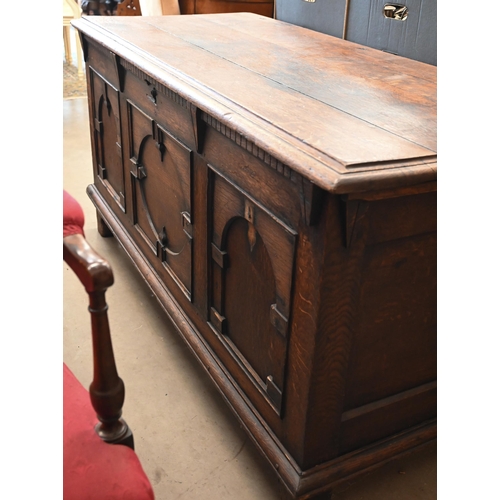 149 - Large antique oak coffer, panelled construction on bracket feet with hinged top, 146 x 62 x 72 cm hi... 