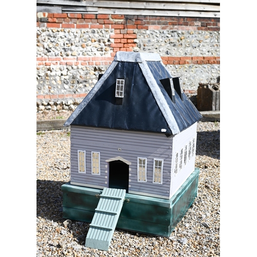 29 - A bespoke-painted wooden duck house with DPC leaded roof, 60 cm wide x 70 cm deep x 95 cm high