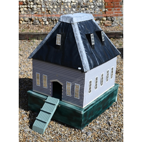 29 - A bespoke-painted wooden duck house with DPC leaded roof, 60 cm wide x 70 cm deep x 95 cm high