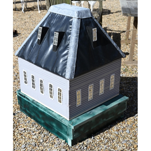 29 - A bespoke-painted wooden duck house with DPC leaded roof, 60 cm wide x 70 cm deep x 95 cm high