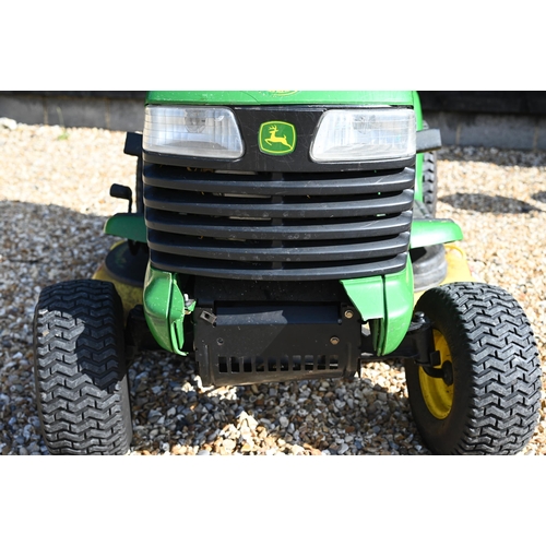 43 - A John Deere LT160 automatic tractor lawn mower 16HP Kohler engine (runs), 362 hours showing on digi... 