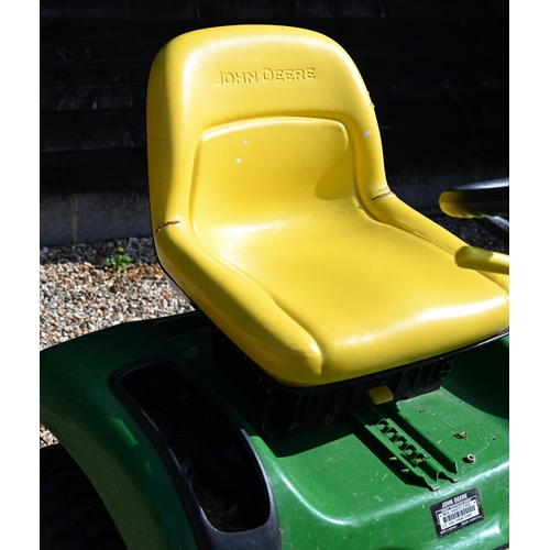 43 - A John Deere LT160 automatic tractor lawn mower 16HP Kohler engine (runs), 362 hours showing on digi... 