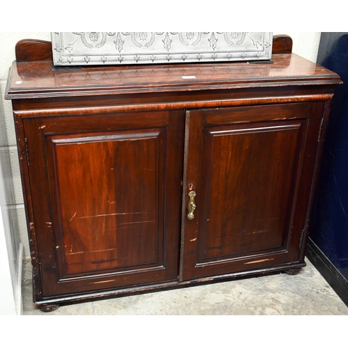 52 - # An Edwardian mahogany side cabinet with panelled doors, 98 x 32 x 78 cm high