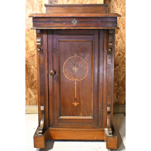 540 - An Edwardian student Davenport desk, with cupboard beneath, on concealed castors, 49 cm x 49 cm x 88... 