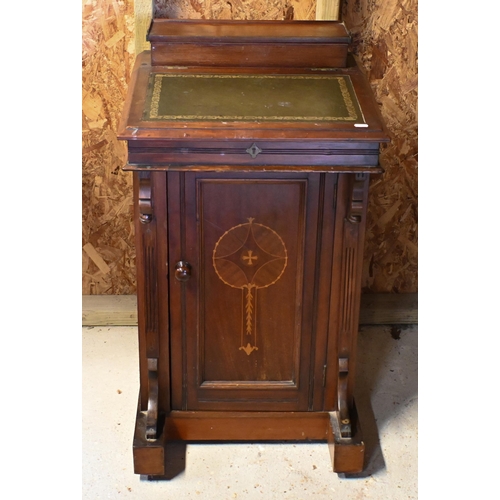 540 - An Edwardian student Davenport desk, with cupboard beneath, on concealed castors, 49 cm x 49 cm x 88... 