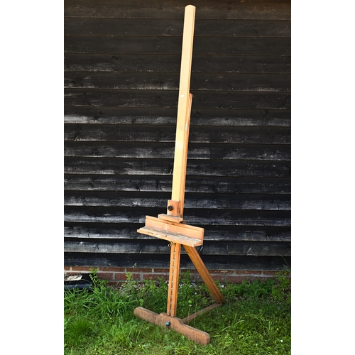 545 - A beech adjustable artists studio easel