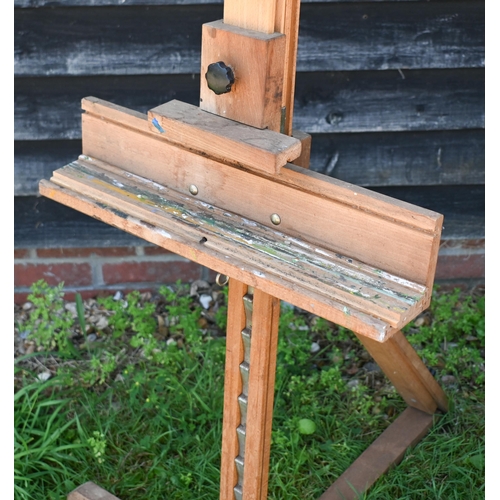 545 - A beech adjustable artists studio easel