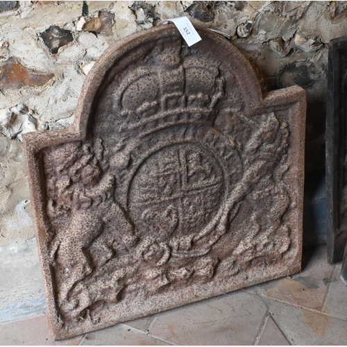 152 - An old cast iron armorial fire back