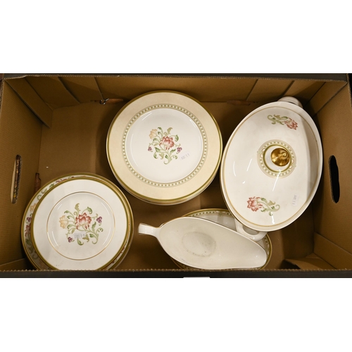 432A - A quantity of  Royal Doulton 'Lichfield' china, including ten each 23cm, 20.5cm and 16.5cm plates (d... 