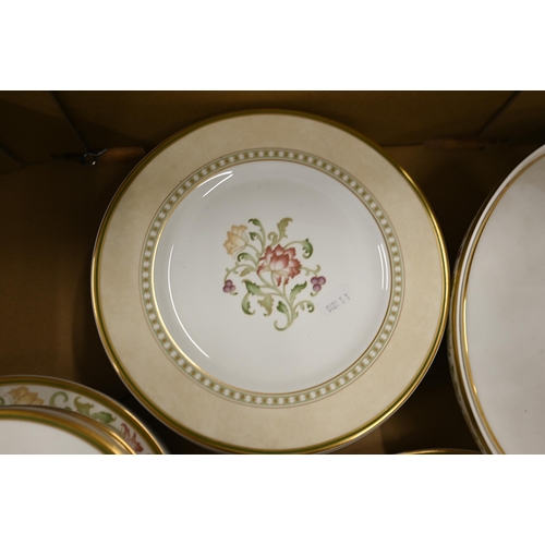 432A - A quantity of  Royal Doulton 'Lichfield' china, including ten each 23cm, 20.5cm and 16.5cm plates (d... 