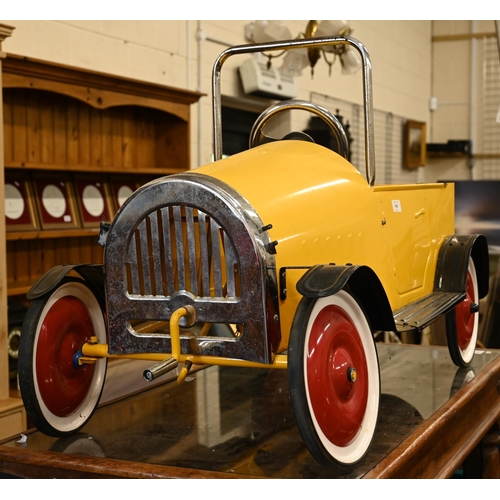 454 - A vintage style pedal car, 101 cm long