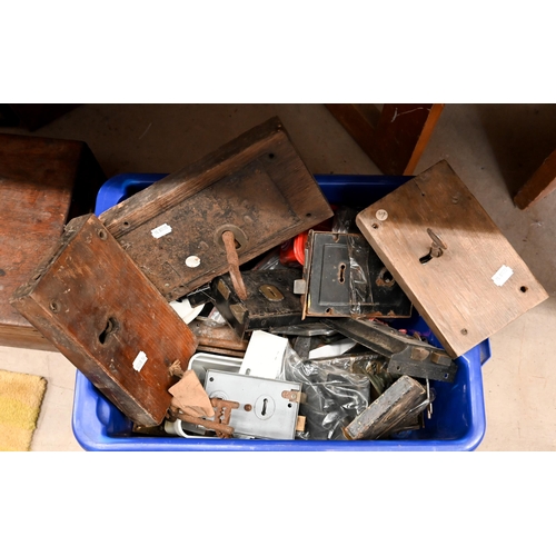 479 - Various antique and vintage locks (box)