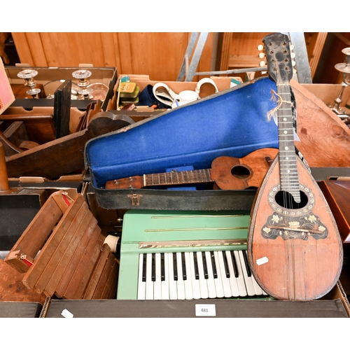 481 - A 1950s Hohner 'Organette' mini electric organ to/w a Fratelli Brothers (Naples) mandolin, cased uke... 