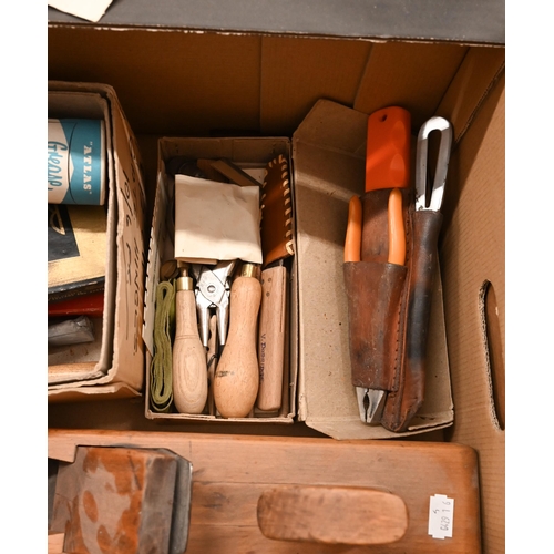 488 - A vintage wooden block jack-plane, sailor's knife, pliers and marlinspike set, etc (box)