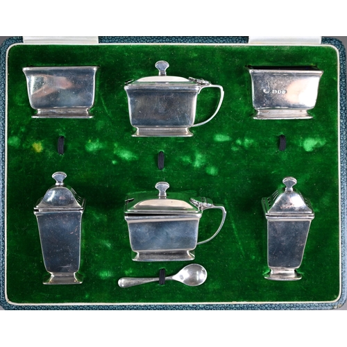 127 - A cased Art Deco silver six-piece condiment set, Goldsmiths & Silversmiths Co Ltd, London 1938, ... 