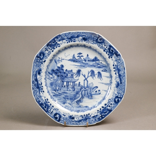 365 - Five 18th century Chinese blue and white export octagonal plates, Qianlong period (1736-95) Qing dyn... 