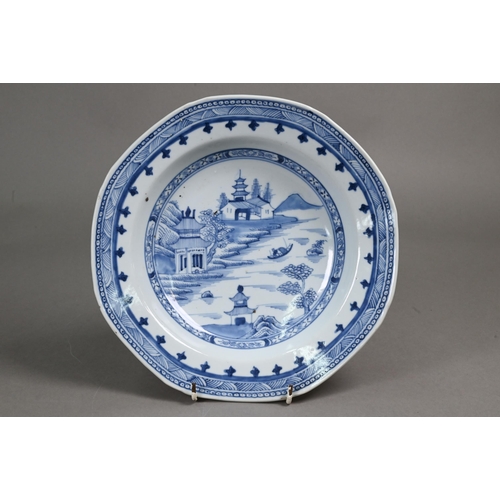 365 - Five 18th century Chinese blue and white export octagonal plates, Qianlong period (1736-95) Qing dyn... 