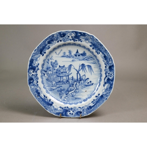 365 - Five 18th century Chinese blue and white export octagonal plates, Qianlong period (1736-95) Qing dyn... 