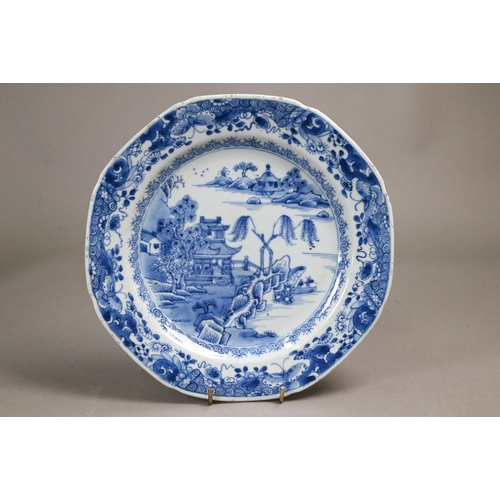 365 - Five 18th century Chinese blue and white export octagonal plates, Qianlong period (1736-95) Qing dyn... 