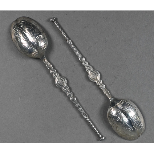 101 - A cased set of twelve Sterling 'Coronation Anointing Spoon' teaspoons, 3.9oz