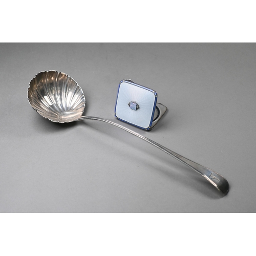 102 - A George III silver punch ladle with shell bowl and bead-edge handle, Thomas Wallis I, London 1771, ... 